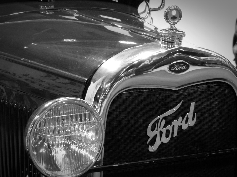 transportation, mode of transportation, vintage car automobile, collectors car, day, grille, car, antique, Emblem, nobel body, outdoors, headlight, Oldtimer