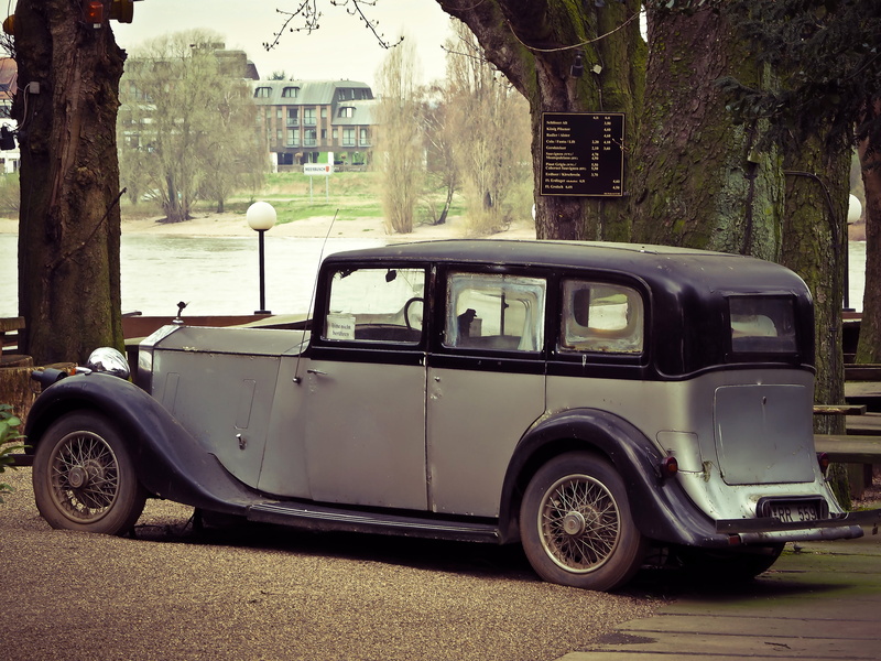 sedan, edelkarosse, tree, rolls, street, built structure, noble, plant, car, automotive, gray, rolls-royce phantom 3, old, rolls royce, obsolete, motor vehicle