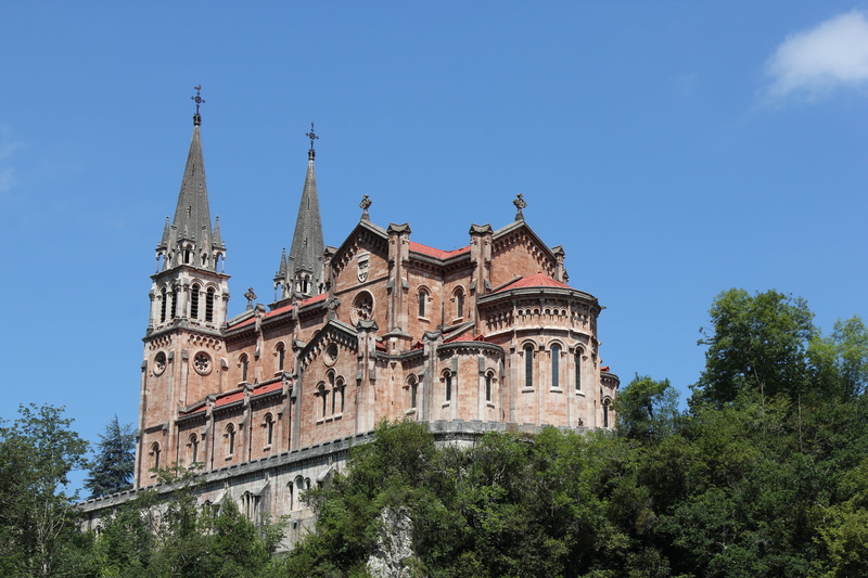 Spain, Church, gothic style, clear sky, building, Covadonga, spire, 5K, Nature, tree, day, nature, religion, the past, travel destinations, city, architecture