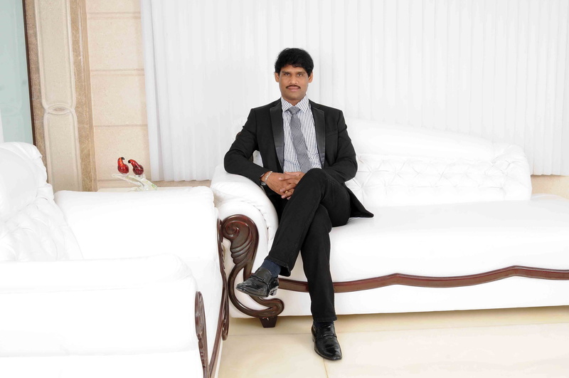 4K, business, full length, film producer, famous, indoors, Chairman, important, Person, businessman, one person, sitting, suit, domestic room, business person