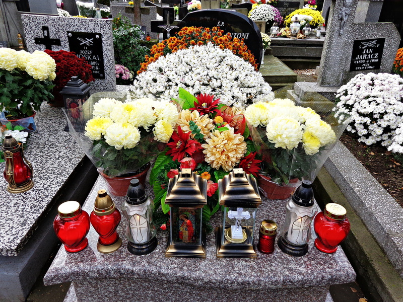 beauty in nature, flower head, retail, bouquet, variation, 1 november, all saints  day, flower, memory, candle, flowers, multi colored, vulnerability, vase