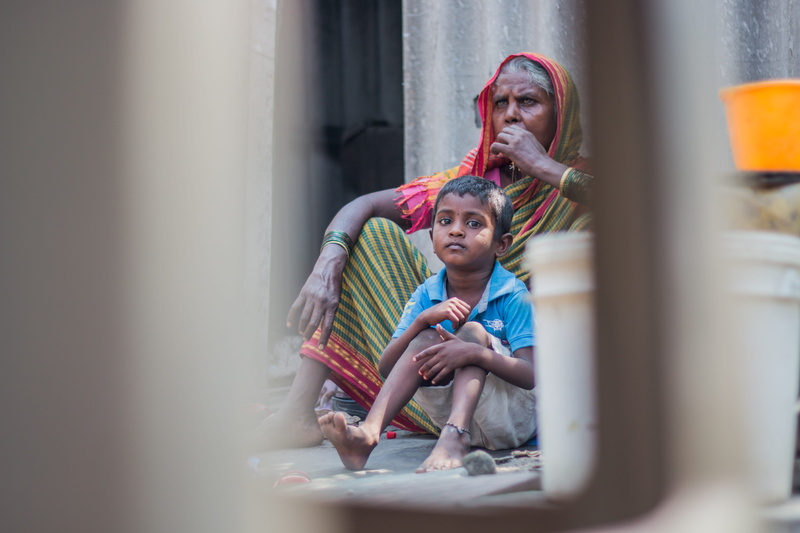 smiling, mature, old, looking away, selective focus, generations, adult, young men, floor, leisure activity, two people, boy, female, set, street, kid