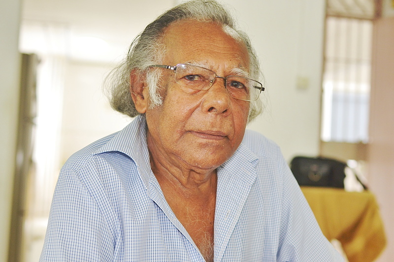 elder, senior Men, senior Women, lifestyles, glasses, senior Adult, indoors, portrait man, eyeglasses, sadness, people, depression - sadness, 4K, caucasian Ethnicity