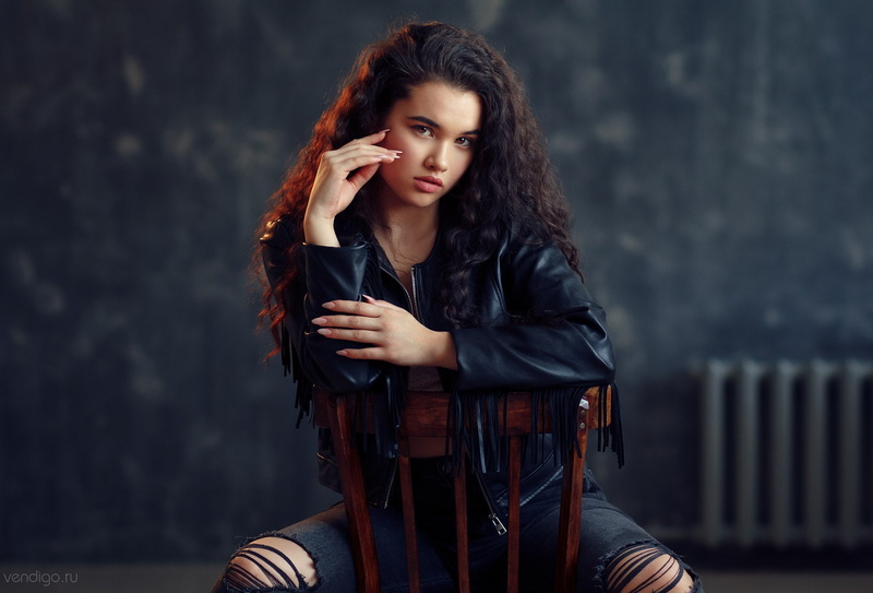 torn jeans, portrait, chair, sitting, black clothing, women, jeans, leather jackets, 720P