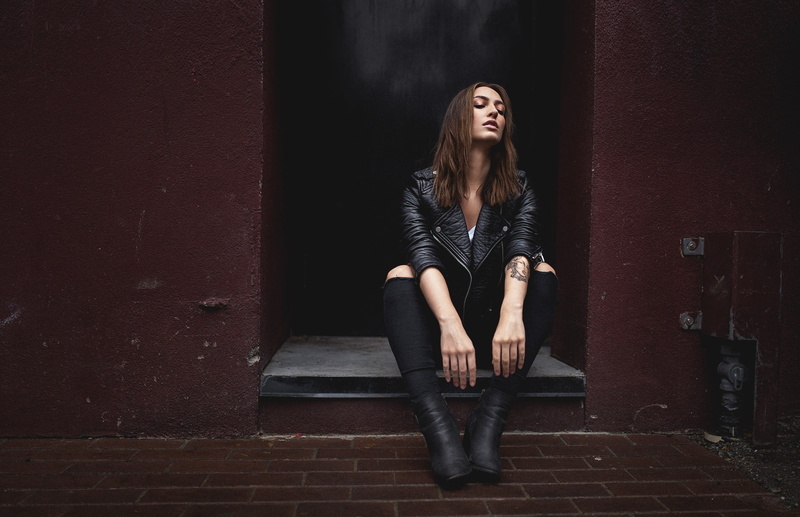 sitting, brunette, closed eyes, torn clothes, women, leather jackets, 720P