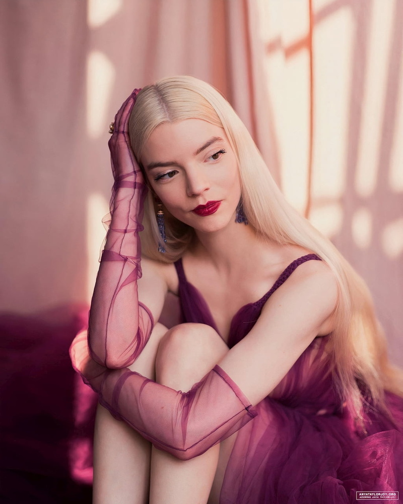 women, earring, makeup, elbow gloves, Anya Taylor-Joy, purple dress, blonde, sunlight, actress, 720P, lipstick, long hair