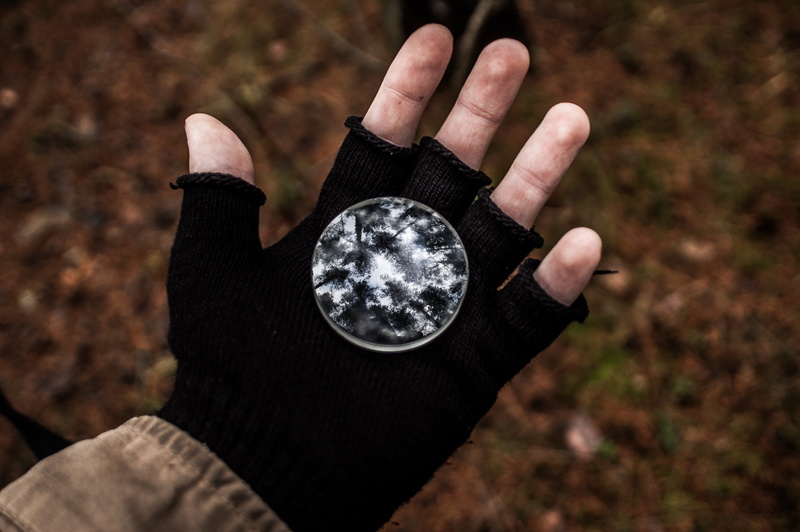 human finger, human body part, close-up, holding, black, unrecognizable person, one person, body part, 2K, day, focus on foreground, personal perspective