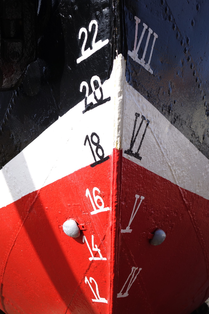 no people, outdoors, 5K, close-up, number, sign, day, text, arrow symbol, hildegard, nautical vessel, wall - building feature, husum, western script, red