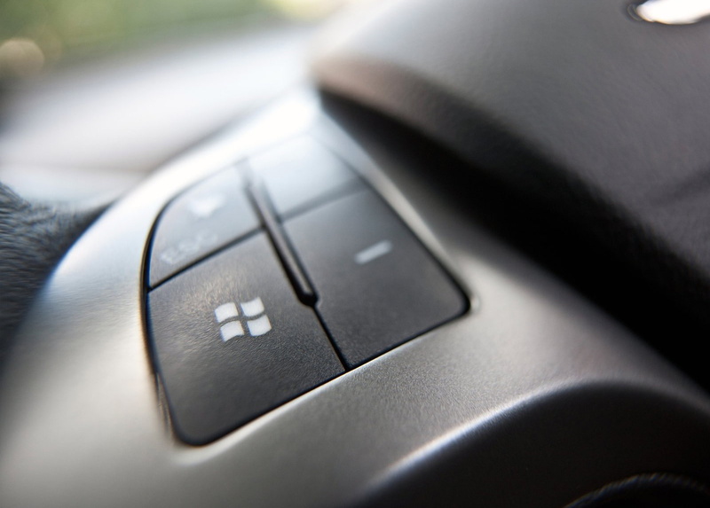 computer, coupe, finance, keypad, electronics store, electrical equipment, ypsilon, computer part, computer network, push button, hatchback, connection