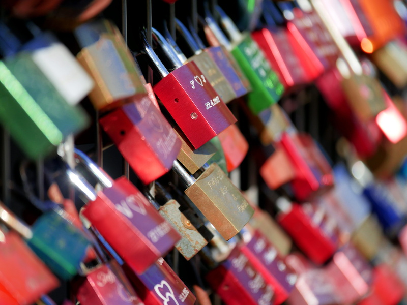 together, romance, connection, choice, padlock, bottle, friendship, pair, abundance, Loyalty, 5K, luck, indoors, full frame, Castle, selective focus, Promise