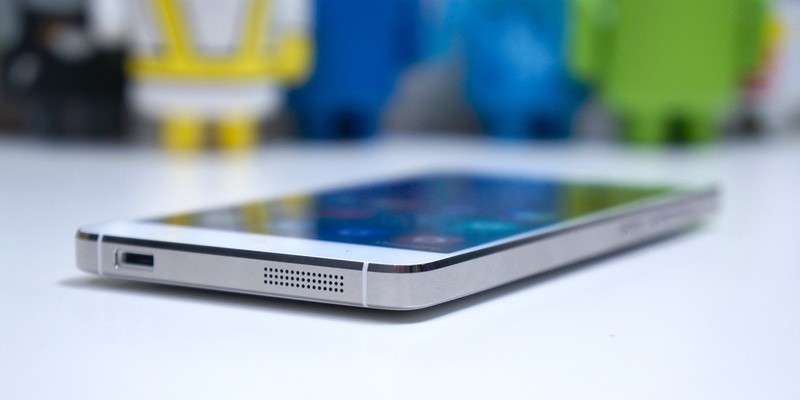 mobile phone, people, technology, studio shot, Mi4, wireless technology, screen, digital tablet, communication, Smartphone, indoors, close-up, portability