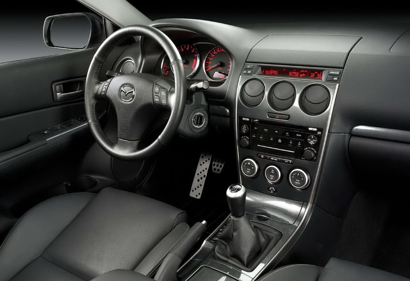 radio, steering wheel, control panel, modern, cockpit, car, leather, mps, mode of transportation, technology, personal land vehicle, gearshift, air vehicle