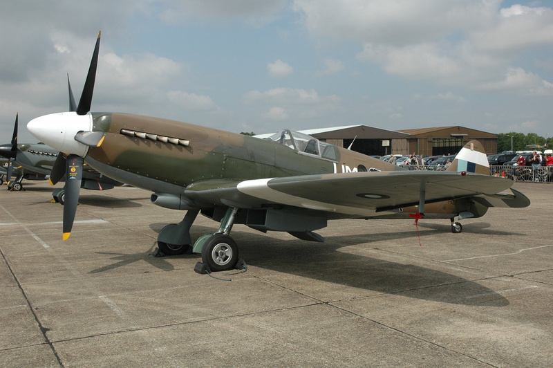 airshow, airplanes, bomber, warbirds, aircraft, supermarine, sky, raf, flight, spitfire, flying, 1080P, fighter, war, aeroplane