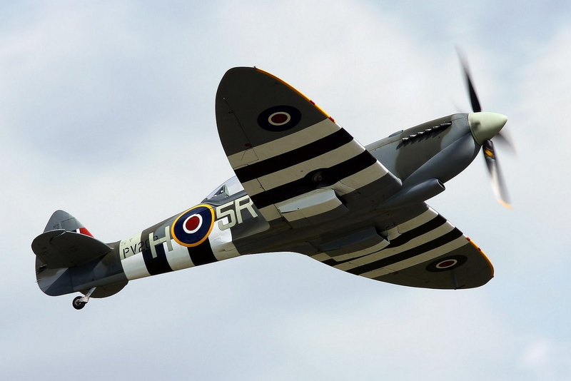 supermarine, flying, fighter, bomber, 720P, raf, aircraft, spitfire, sky, warbirds, aeroplane, airshow, airplanes, flight, war