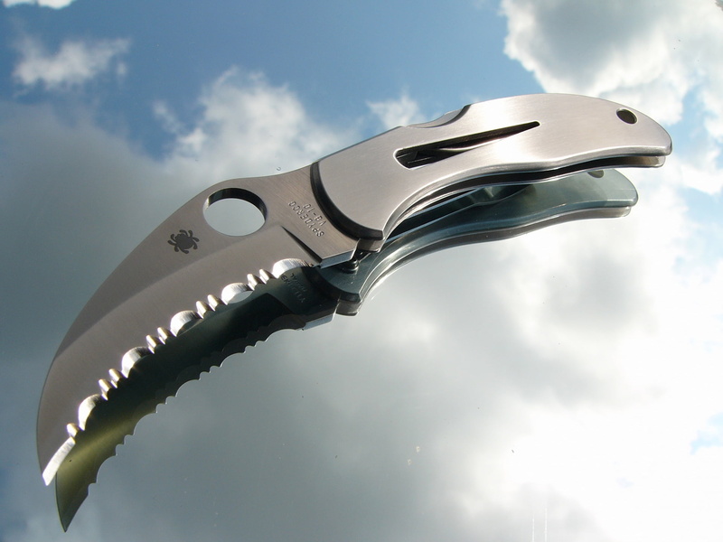 vg-10, karambit, sky, arts culture and entertainment, spyderco, clouds, folding, day, 1080P, building exterior, knife, metal, built structure, sunlight