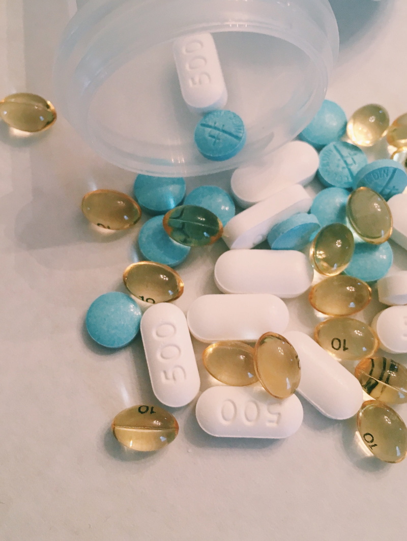 500, tablet, capsule, collection, assorted, abundance, pill, medicine, excess, pills, variation, dose, close-up, high angle view, color, medication, large group of objects