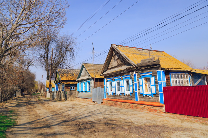 old, row house, built structure, architecture, sky, multi colored, countryside, no people, shutters, hut, 5K, tree, gluchinka, blue, Village, wooden houses