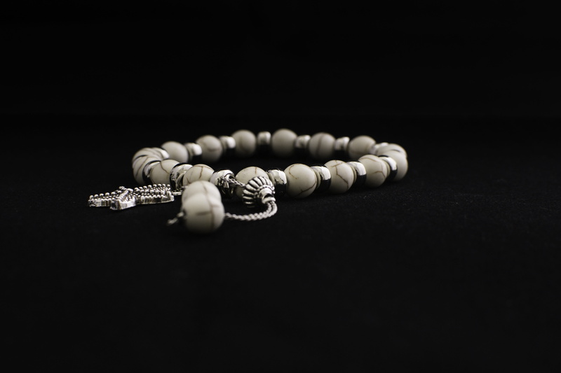 indoors, 4K, beauty, accessories, bracelet women, necklace, black background, bead, religion, jewelry, studio shot, close-up, antique, fashion, arts culture and entertainment
