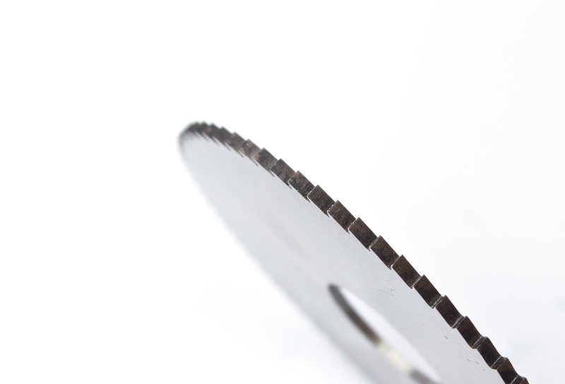 2K, sharp, ruler, silver colored, close-up, blade, white color, sawtooth, still life, work tool, instrument of measurement, gear, household equipment