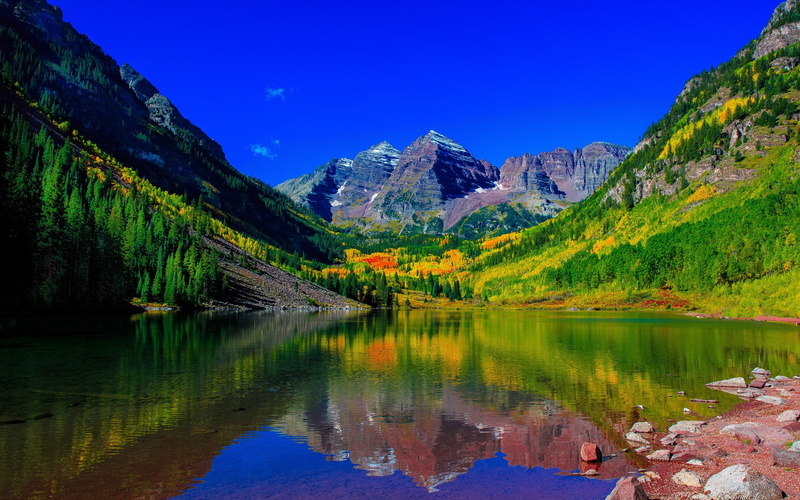 mountain range, environment, tree, pine tree, tranquil scene, 2K, idyllic, tranquility, outdoors, mountain peak, mountain, sky, reflection, peaks