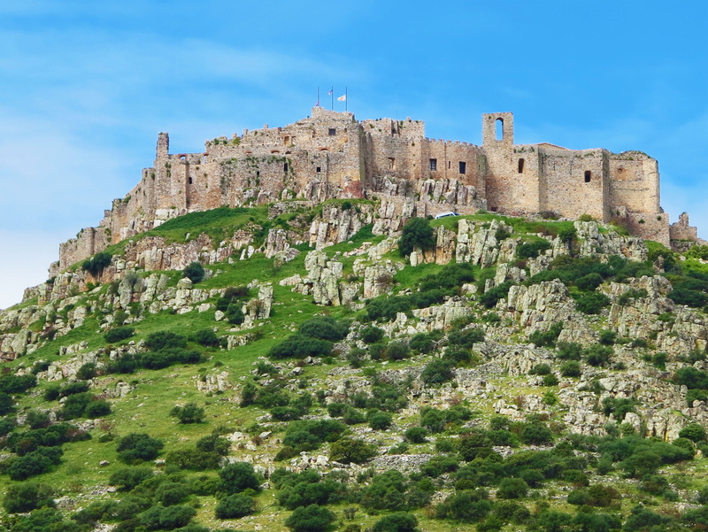 historical, stone, green, green grass, old ruin, cliff, ancient civilization, concrete, medieval, building exterior, abbey, the past, sprawling, castle
