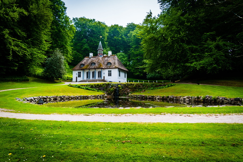 hill, 5K, outdoors, land, denmark, tree, field, building, sky, growth, day, no people, landmark, Hillside, architecture, landscape, residential, built structure