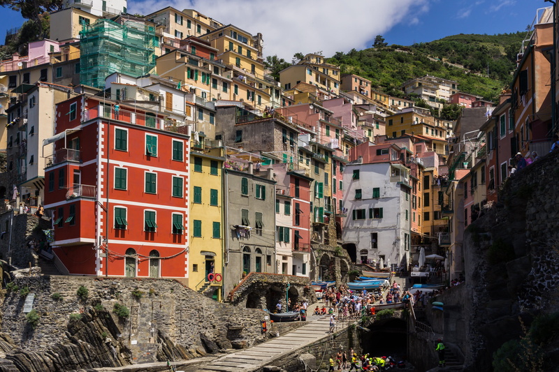 architecture, beside, town, sky, place, houses, urban, nature, beach, coastal, cloud - sky, italy, building exterior, colourful, alley, land vehicle, city