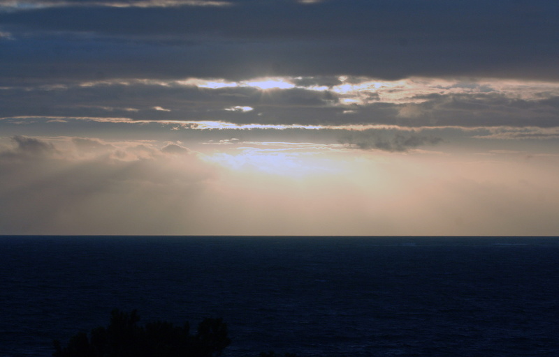 day, ocean, tranquility, horizon over water, horizon, warrnambool, sunset, sky, cloud - sky, 2K, sunlight, australia, cloud, sunbeam, sea, no people, hickford parade