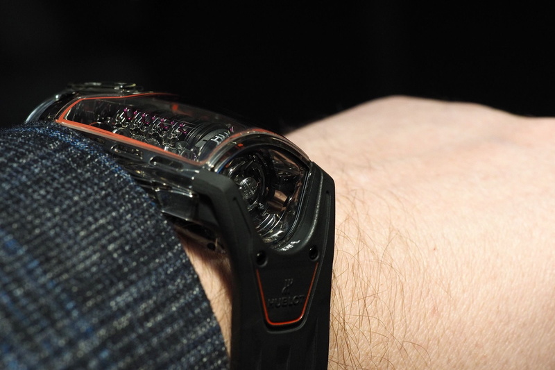 time, weapon, hand, black background, human limb, human hand, safety, gun, jewelry, personal accessory, limb, leather, men, detail, indoors, handgun, 1080P