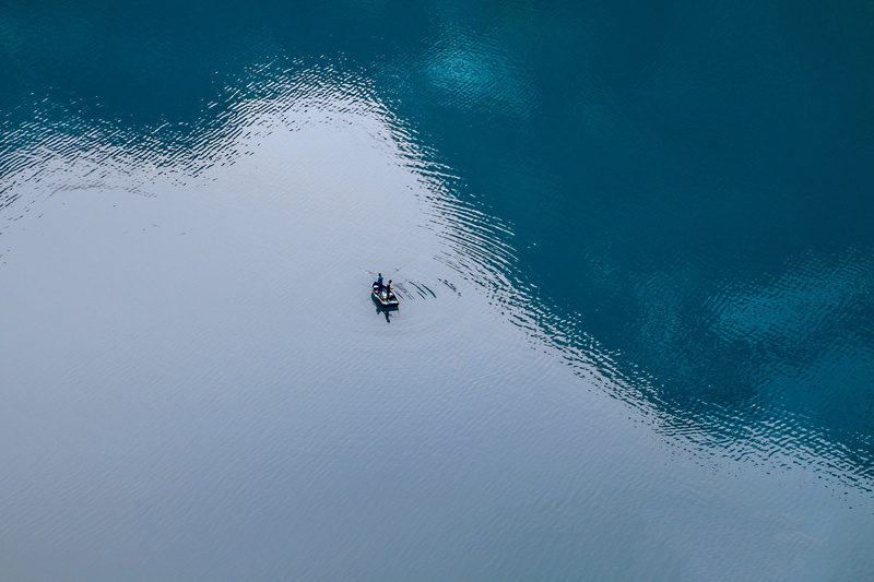 sport, high angle view, fishing boat, one animal, cold temperature, 5K, lake oeschinen, snowcapped mountain, scenics - nature, land, animal themes, nature