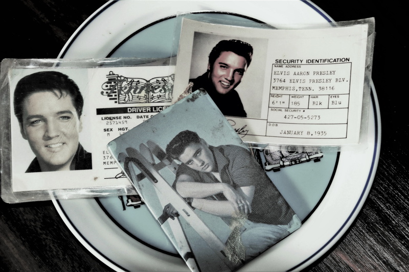 sitting, collection, weathering, elvis presley, young men, idol, warm clothing, in passing, real people, used, headshot, photos, front view, looking at camera