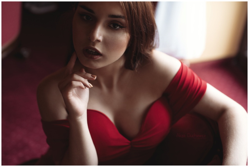 depth of field, red dress, women, face, 1080P, portrait