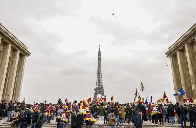 france, building, eiffel, nature, urban, 2K, travel, built structure, large group of people, town, downtown, architecture, the past, architectural column