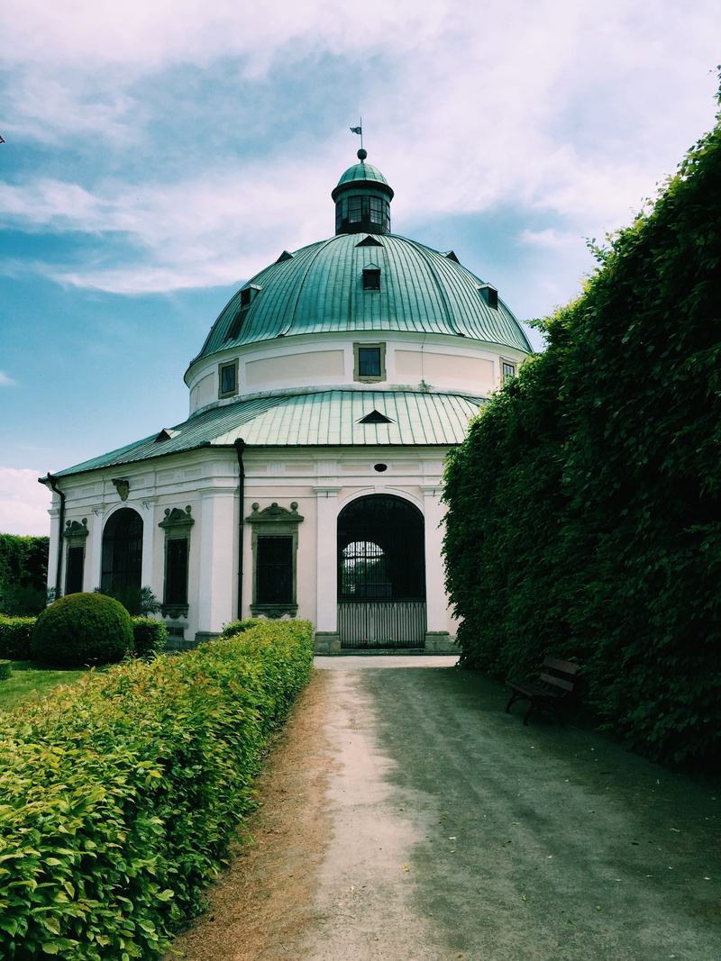 building Exterior, 2K, built Structure, archeology, nature, day, garden path, moravia, government, famous Place, Building, Travel, architectural column