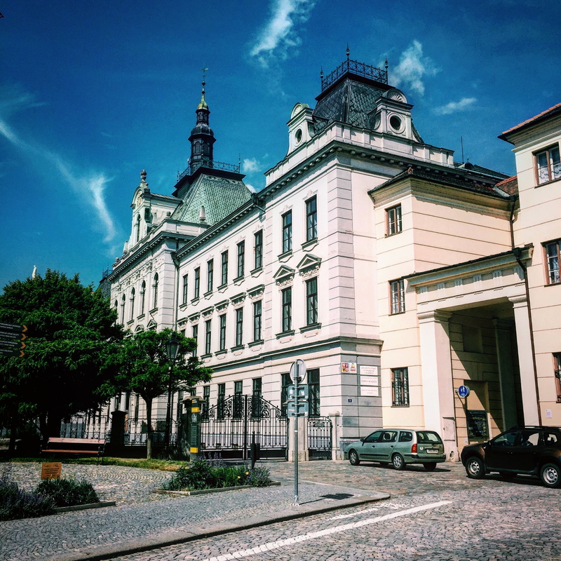 architecture, old, no people, tourism, history, travel destinations, street, unesco, outdoors, 1080P, transportation, kromeriz, nature, republic, window