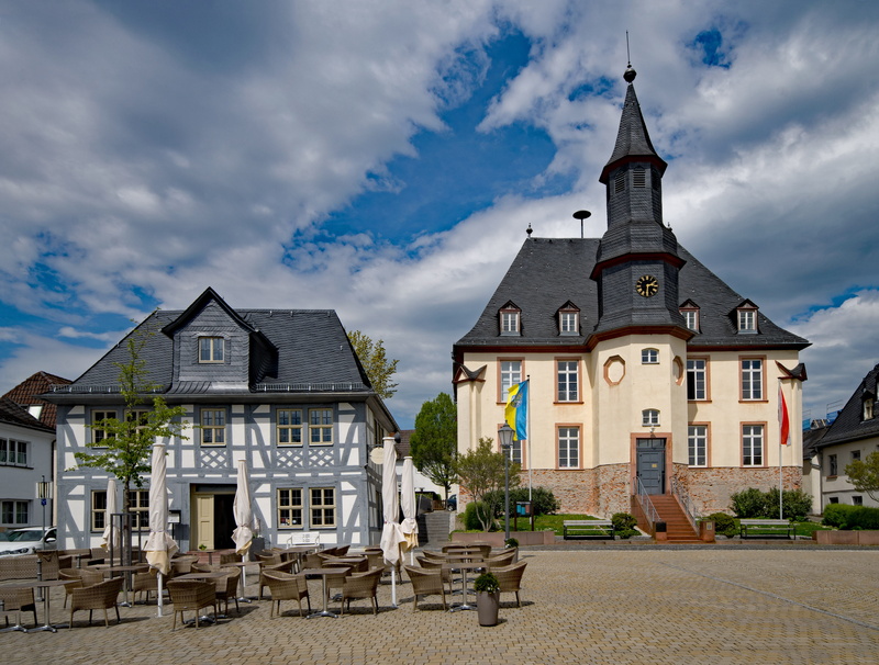 building Exterior, marketplace, places of interest, famous Place, religion, nature, old building, outdoors, house, tower, usingen, spire, belief, cloud - sky