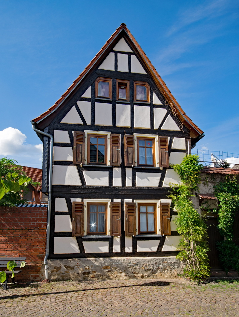 old building, germany, day, taunus, 4K, history, fachwerkhaus, places of interest, culture, row house, wood - material, plant, no people, window, outdoors