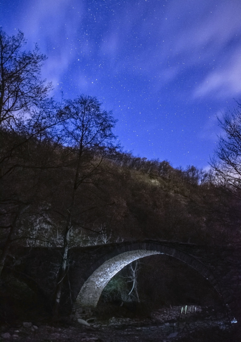 arch bridge, sunset, flowing water, bridge, astronomy, evening, water, outdoors, star - space, no people, near, park, arch, gray, starry sky, dark, plant