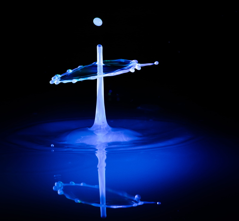 close-up, time-lapse, 2K, no people, nature, impact, indoors, illuminated, moon, purity, photo, dark, selective, blurred motion, action, photography, drop