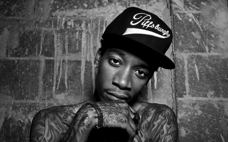 wall, Rapper, government, looking at camera, men, real people, uniform, contemplation, Wiz khalifa, text, clothing, young men, one person, Boy, 1080P