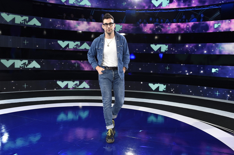 front view, real people, portrait, 4K, mtv video music awards 2017 4k best  download, lifestyles, one person, illuminated, hands in pockets, leisure activity