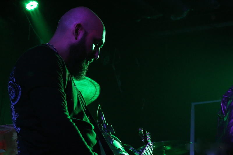 band, photo, play guitar, dark, stage, modern, instrument, electric guitar, playing guitar, guitar, green color, illuminated, metal, music, young adult