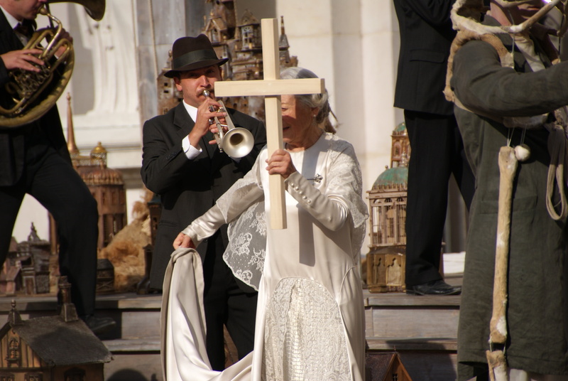 jazz Music, musician, priestess, three quarter length, anyone, standing, city, real people, day, musical Instrument, music, architecture, salzburg festival