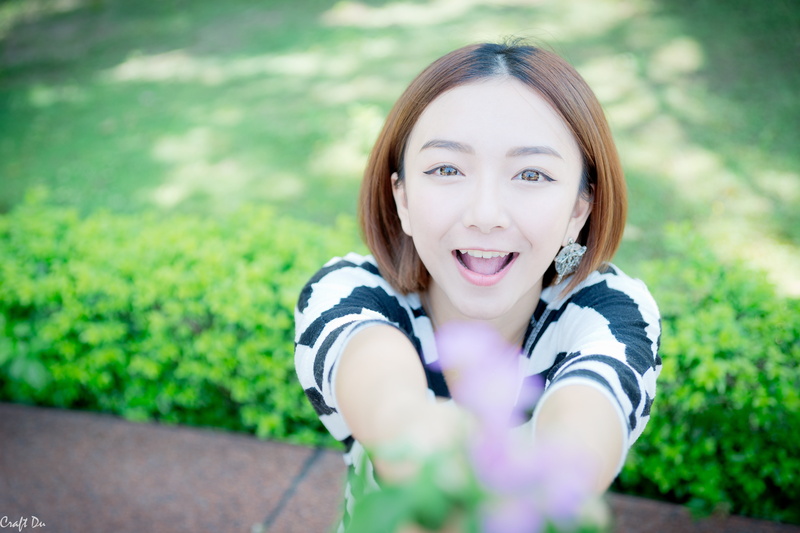 women outdoors, plant, hairstyle, Asian, innocence, brunette, nature, smiling, leisure activity, girls, dyed hair, open mouth, happiness, real people, emotion