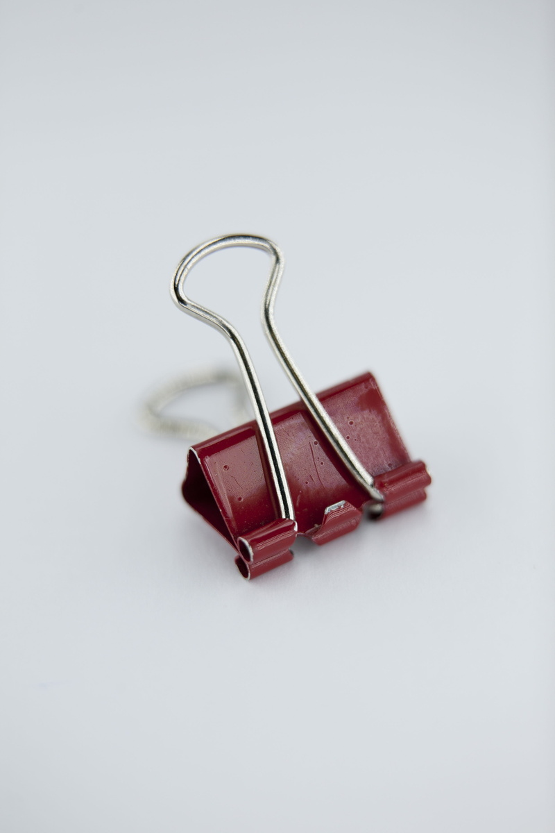 studio shot, clip, pink color, 4K, no people, white background, bundle, red, white color, paper clip, emotion, cut out, two objects, gray background, single object