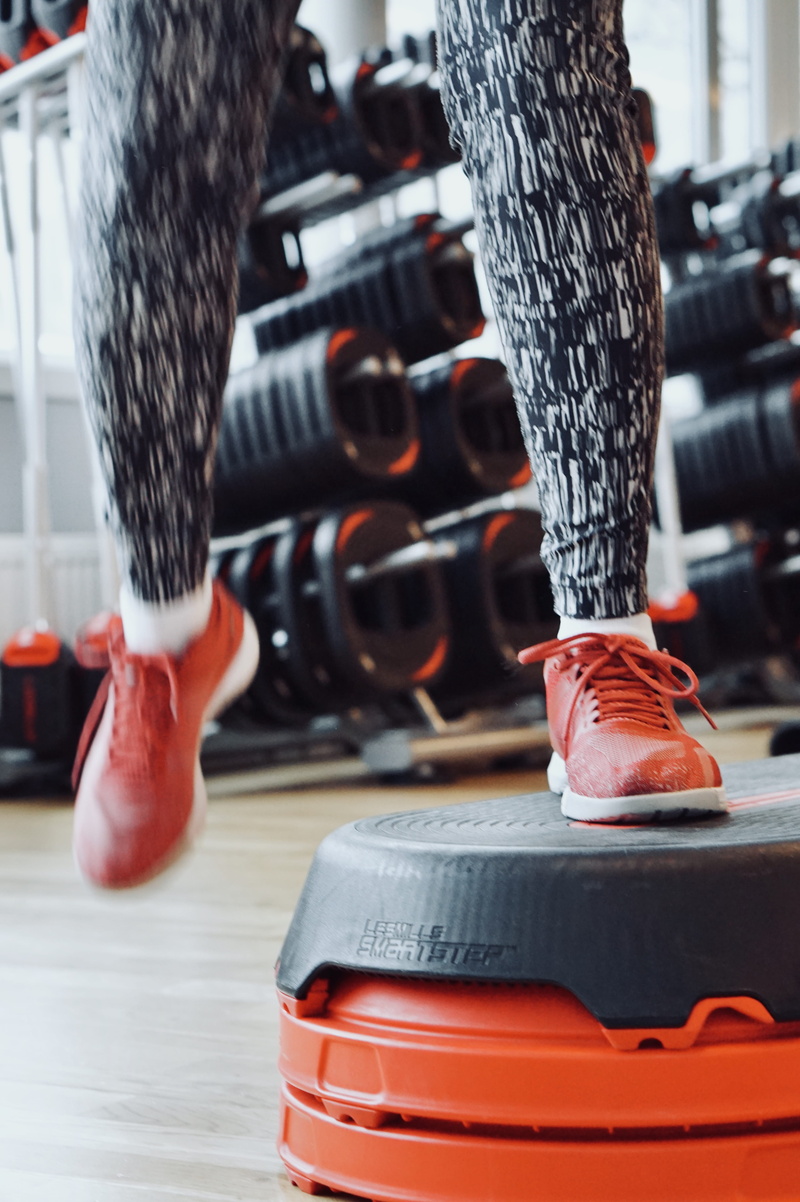 motion, human body part, human leg, close-up, step, transportation, low section, mode of transportation, lifestyles, day, reebok, group training, fitness