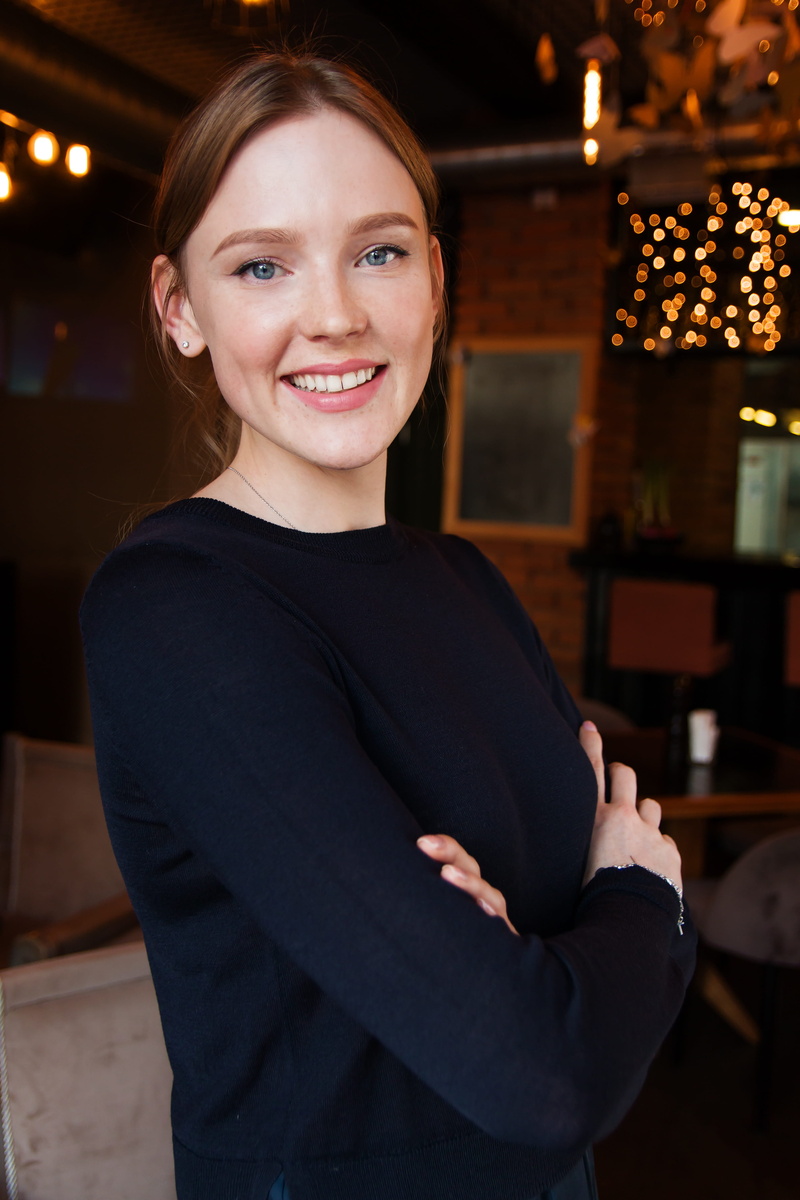 beautiful, professional, manager, indoors, hairstyle, business lady, young adult, the success of the, advice, looking at camera, 4K, focus on foreground