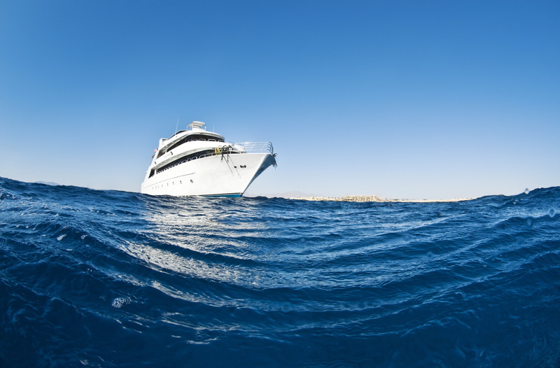 transportation, cruise ship, Boat, outdoors, Yacht, beauty in nature, sea, nature, Diving, luxury, motion, passenger craft, blue, 2K, yachting, Water