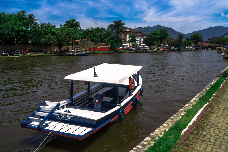 architecture, barco, no people, sky, water, landscape, river, 2K, harbor, passenger craft, boat, nautical vessel, built structure, fishing boat, paraty
