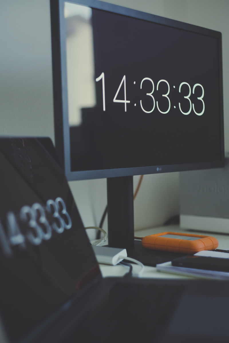 apple, technology, day, workplace, table, text, conference, sign, seat, close-up, programming, indoors, office, modern, no people, start up, note pad, code